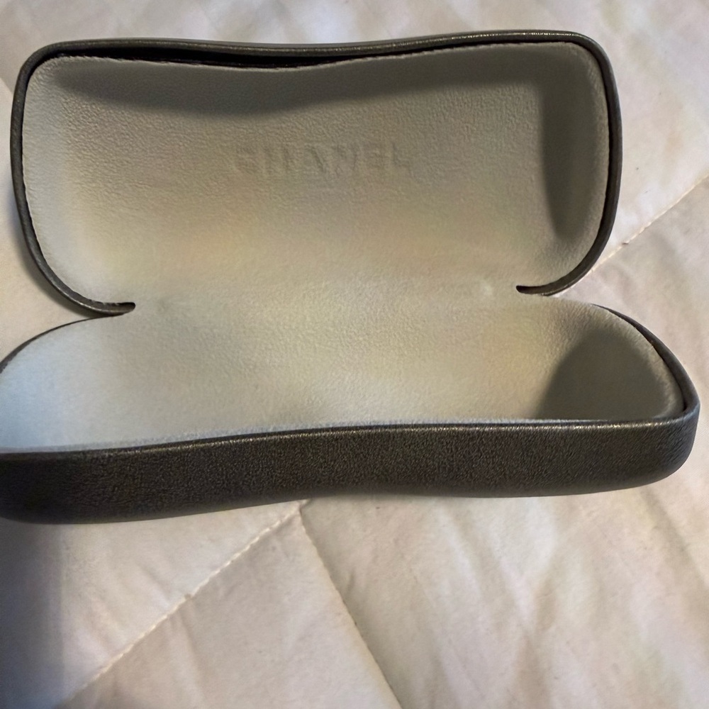 CHANEL Pink Gradient Sunglasses with Silver Case - Picture 6 of 6